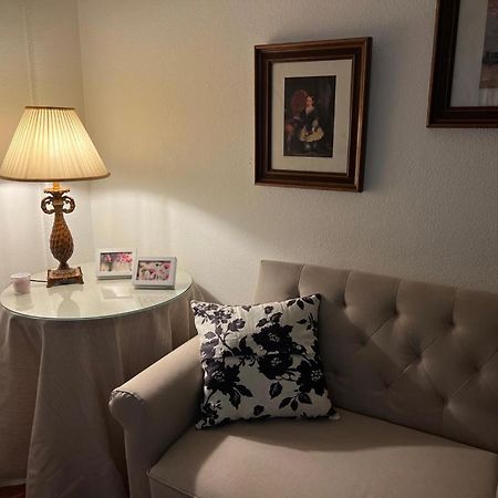 Apartamento Turistico R. Gonzalez Abreu Севиля Екстериор снимка