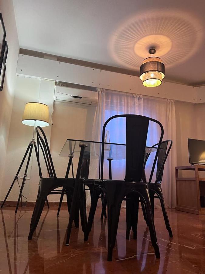 Apartamento Turistico R. Gonzalez Abreu Севиля Екстериор снимка