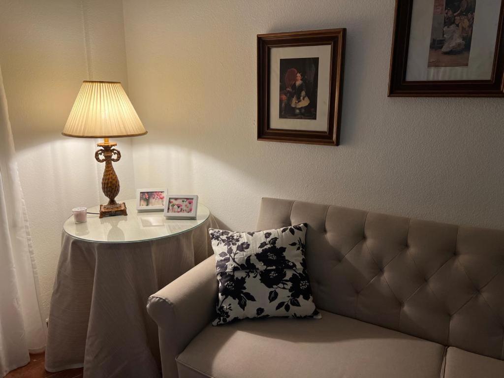 Apartamento Turistico R. Gonzalez Abreu Севиля Екстериор снимка