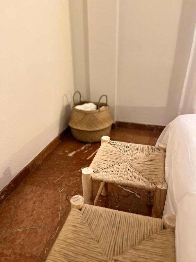 Apartamento Turistico R. Gonzalez Abreu Севиля Екстериор снимка