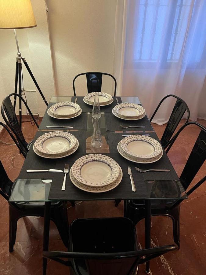 Apartamento Turistico R. Gonzalez Abreu Севиля Екстериор снимка