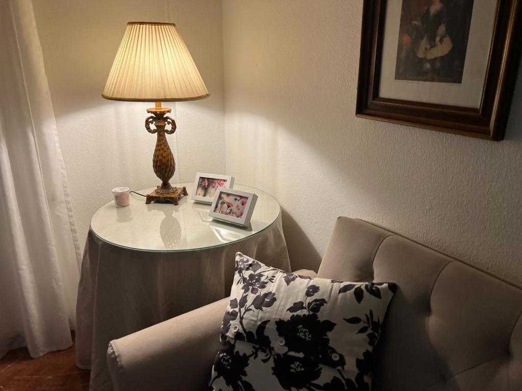 Apartamento Turistico R. Gonzalez Abreu Севиля Екстериор снимка
