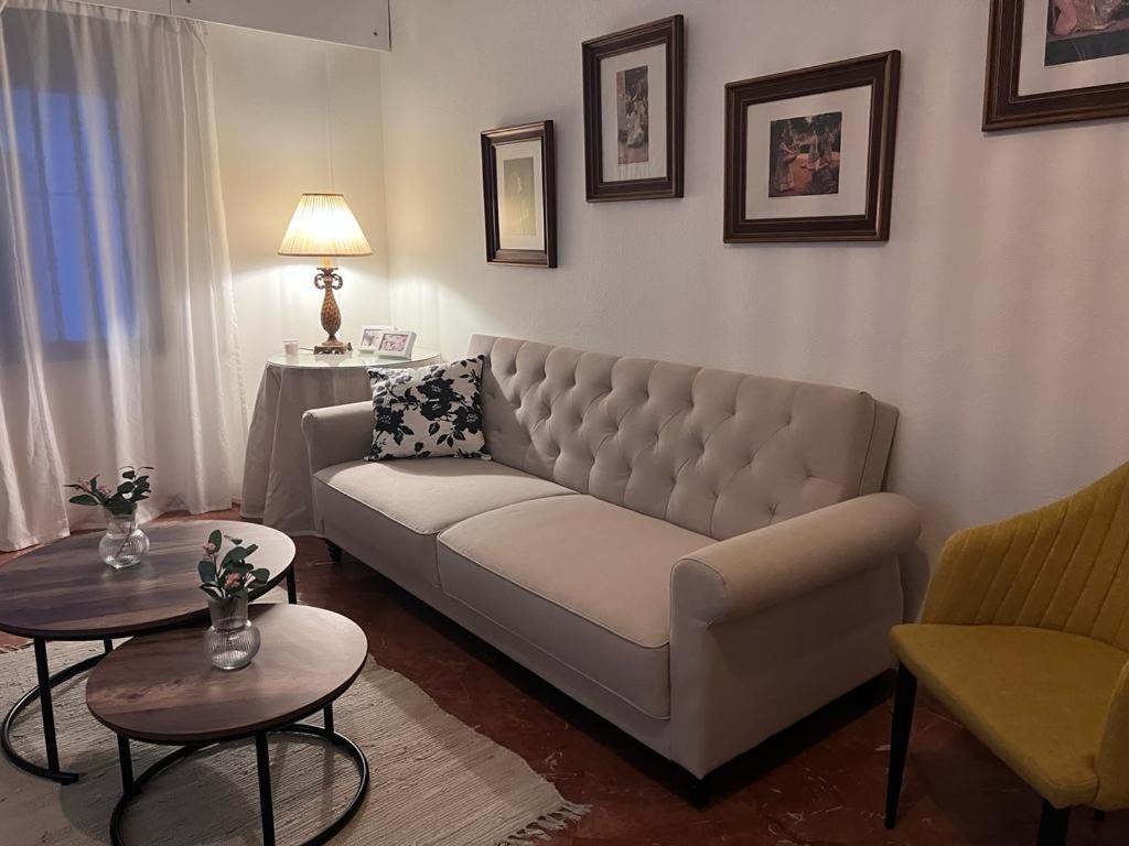 Apartamento Turistico R. Gonzalez Abreu Севиля Екстериор снимка